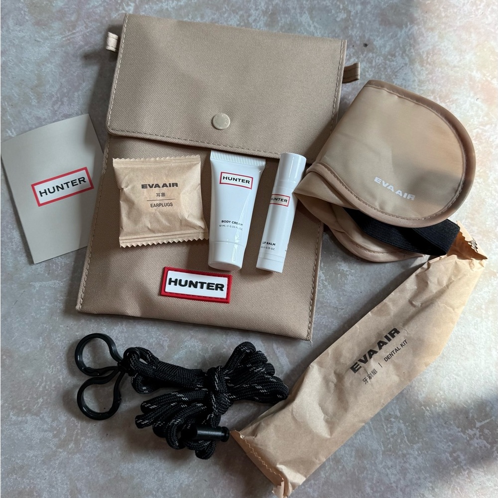 NEW Hunter Amenity Travel Kit Business Class Eva Air